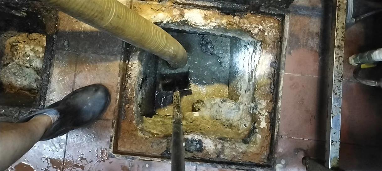 新疆污水池清理一般都有毒气，怎么预防中毒呢？